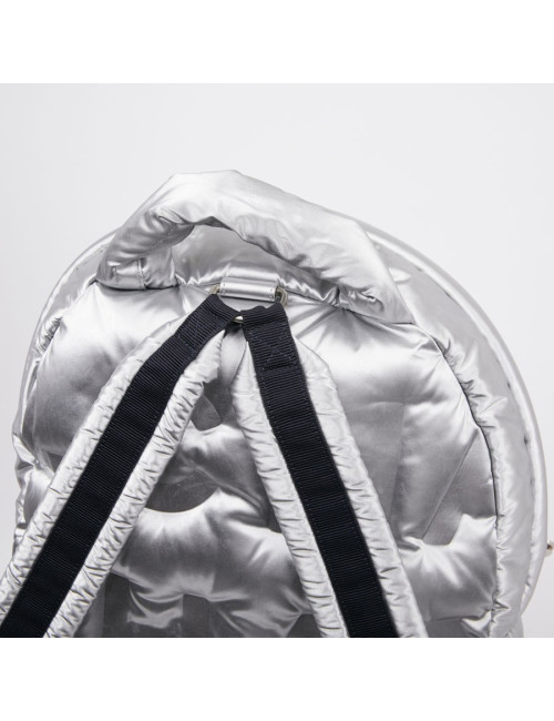 Sac a dos CHANEL GM en toile de nylon embossé argent