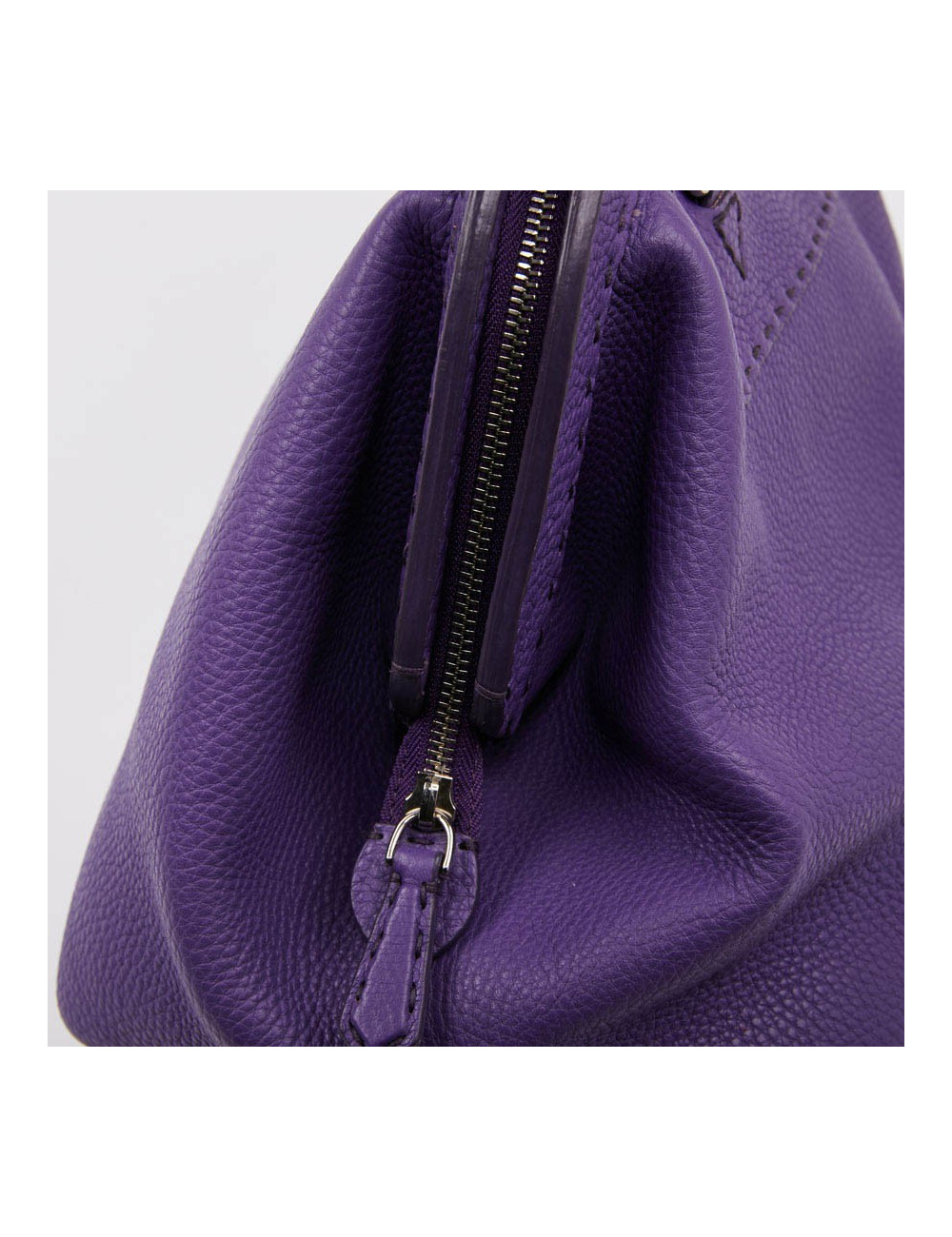 Sac FENDI cuir grainé violet