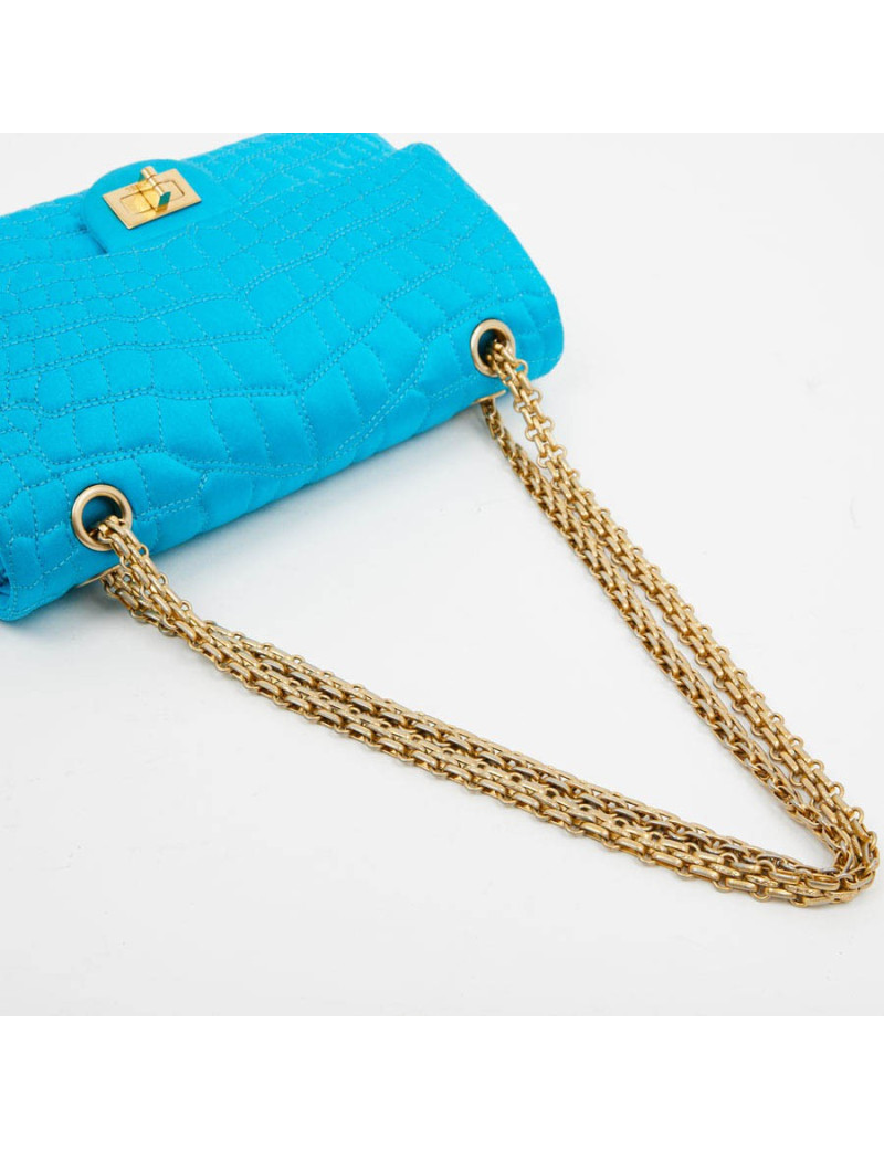 Sac 2.55 tissu façon croco CHANEL bleu