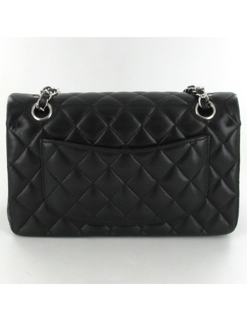 Timeless classique CHANEL matelassé cuir noir