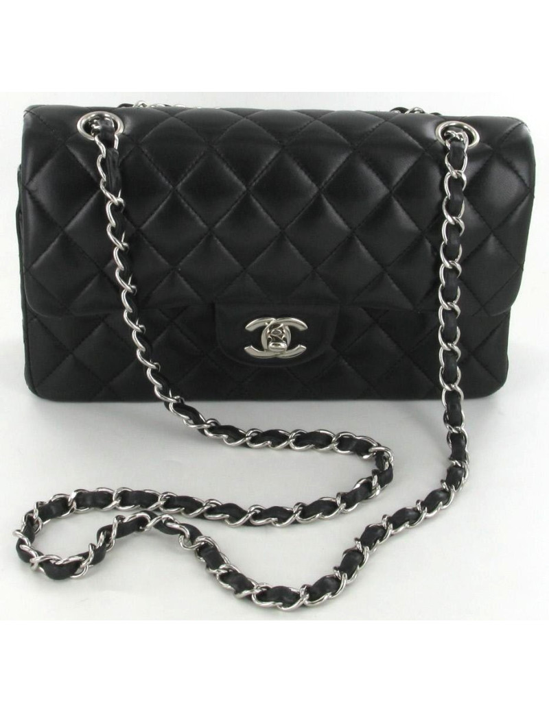 Timeless classique CHANEL matelassé cuir noir