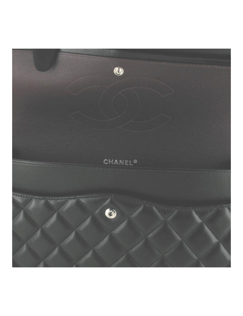 Maxi Jumbo CHANEL cuir lisse matelassé noir