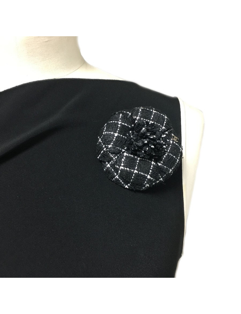 Broche camelia tweed CHANEL