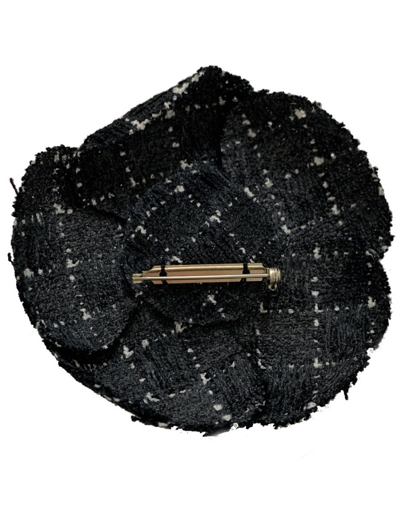 Broche camélia CHANEL  tweed noir et blanc