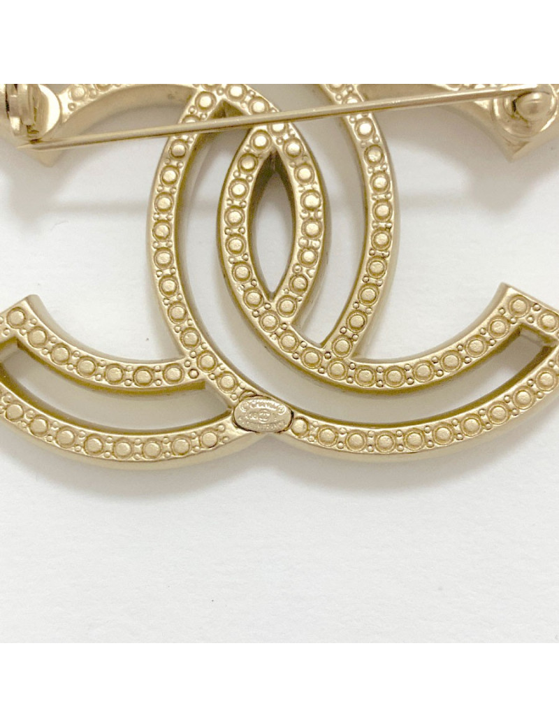 Broche CHANEL Double C strass et métal doré