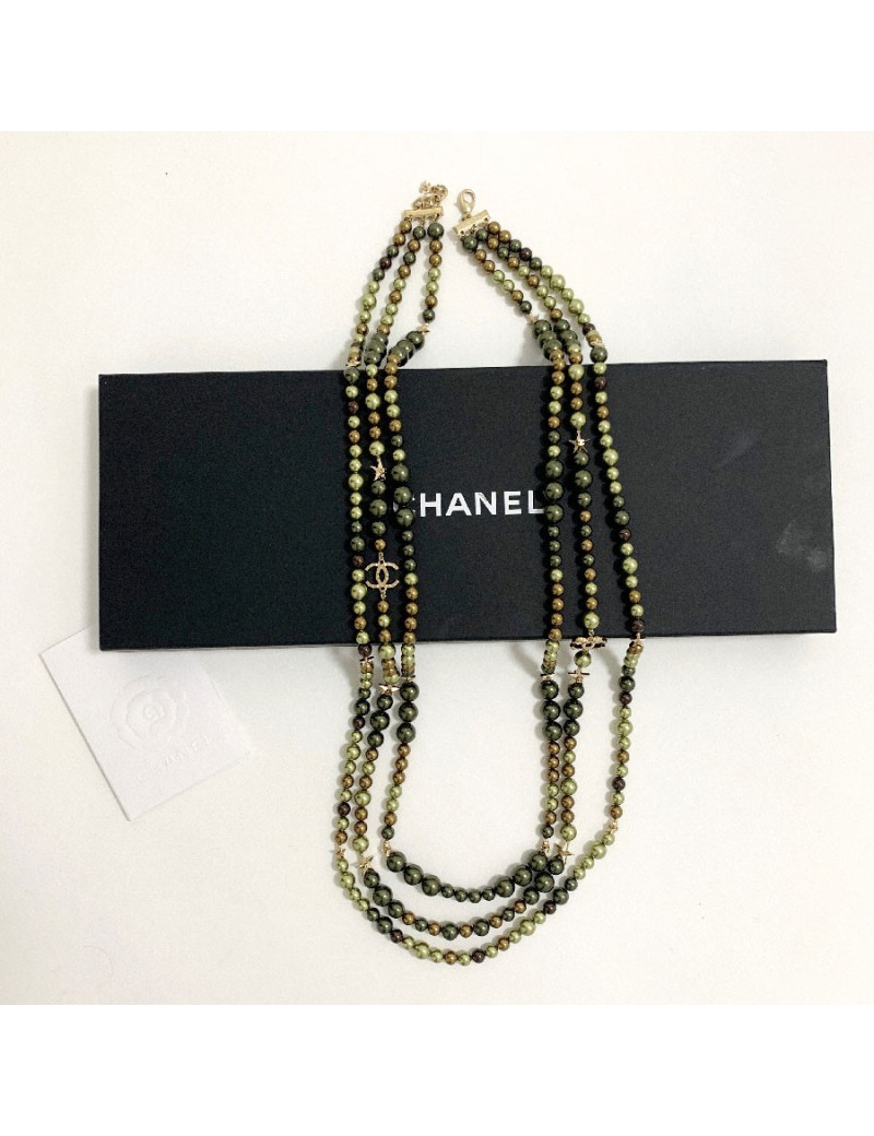 Sautoir CHANEL perles kaki triple rangs