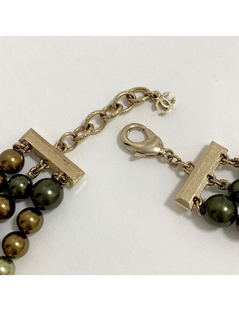 Sautoir CHANEL perles kaki triple rangs