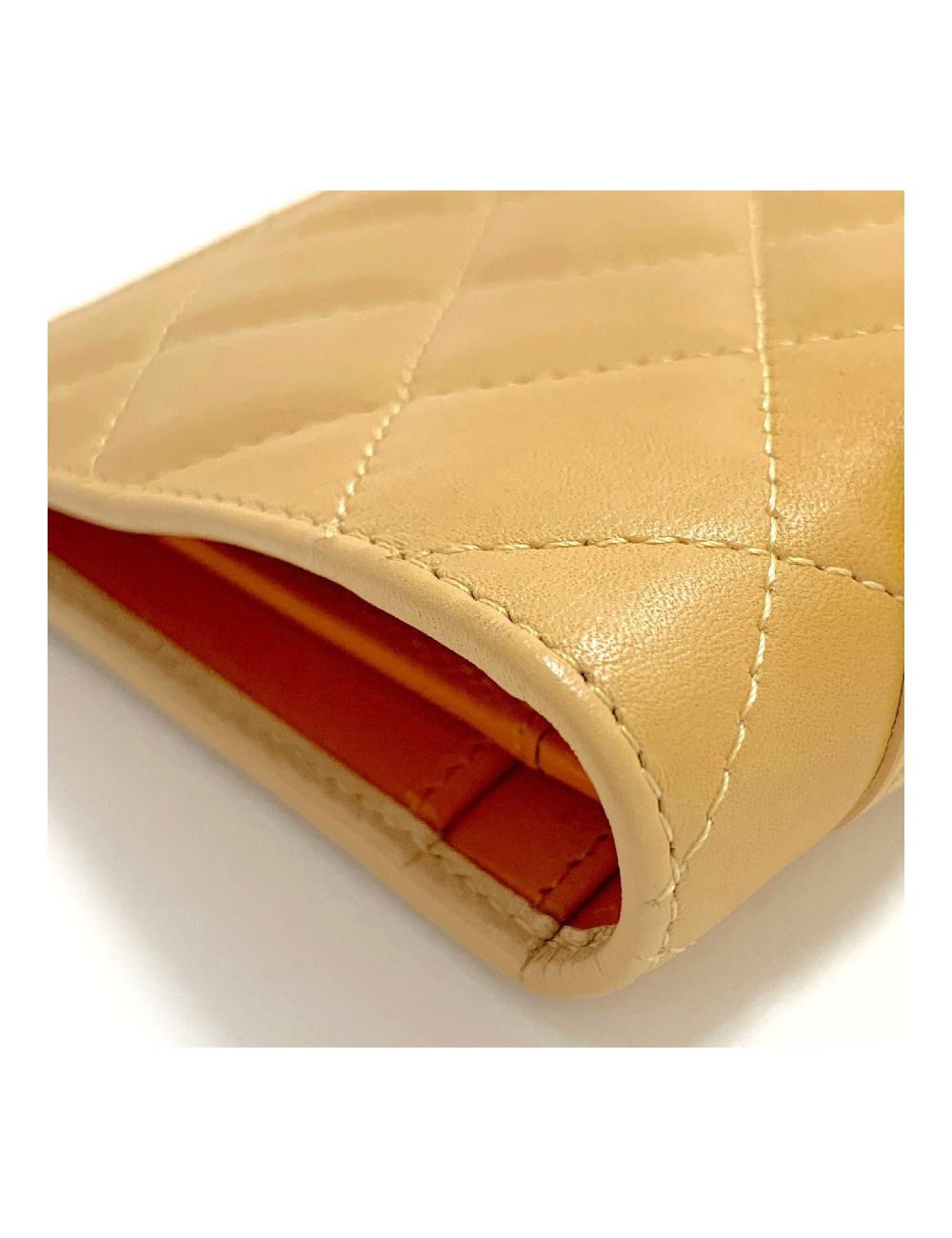 Portefeuille CHANEL cuir d'agneau beige matelassé