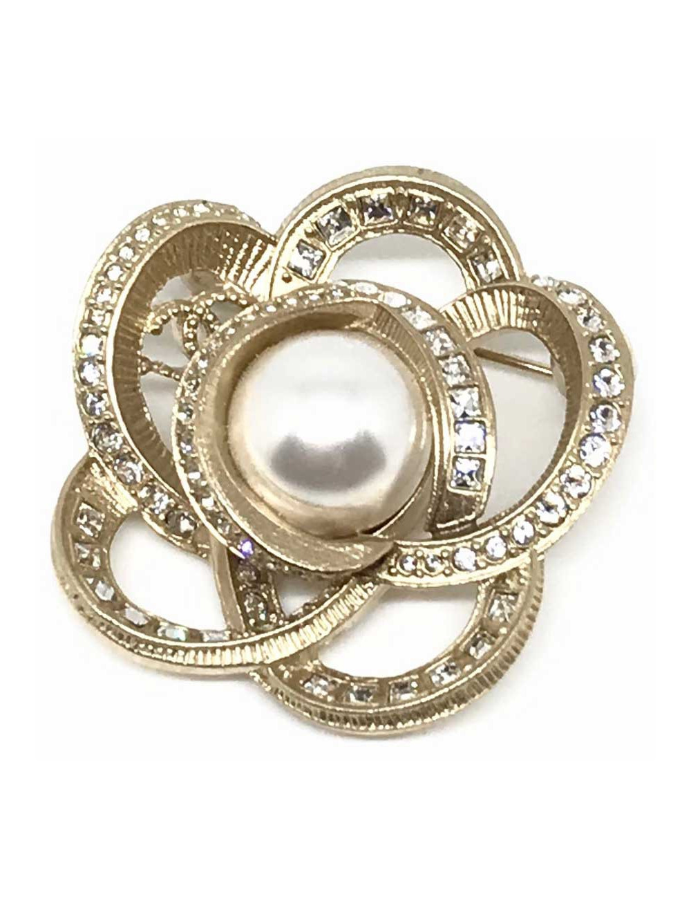 Broche CHANEL sertie de brillants et perle nacrée