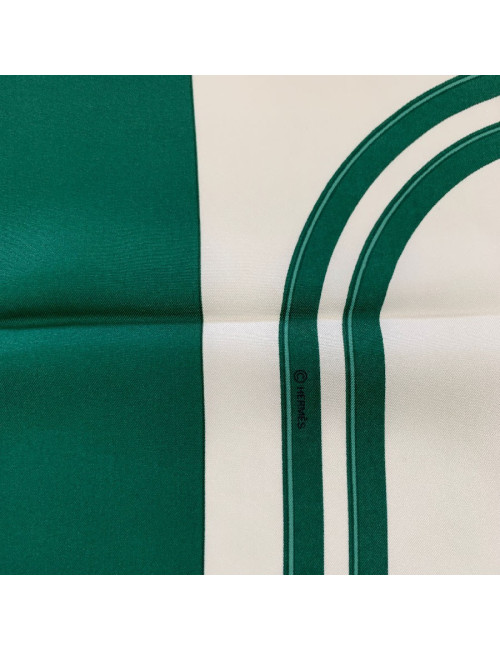 Carré HERMES soie 100% "Brides de Gala"