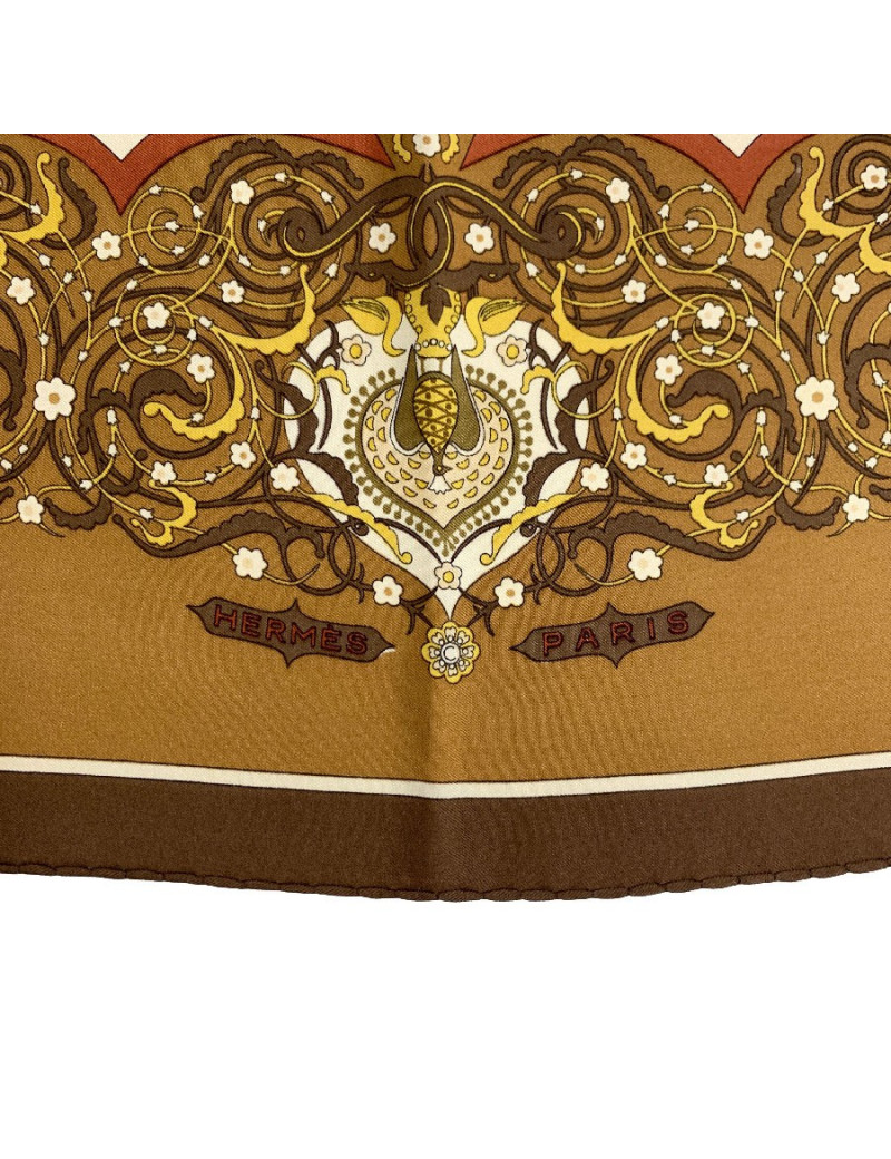 Carré HERMES " Poésie persane" en soie marron