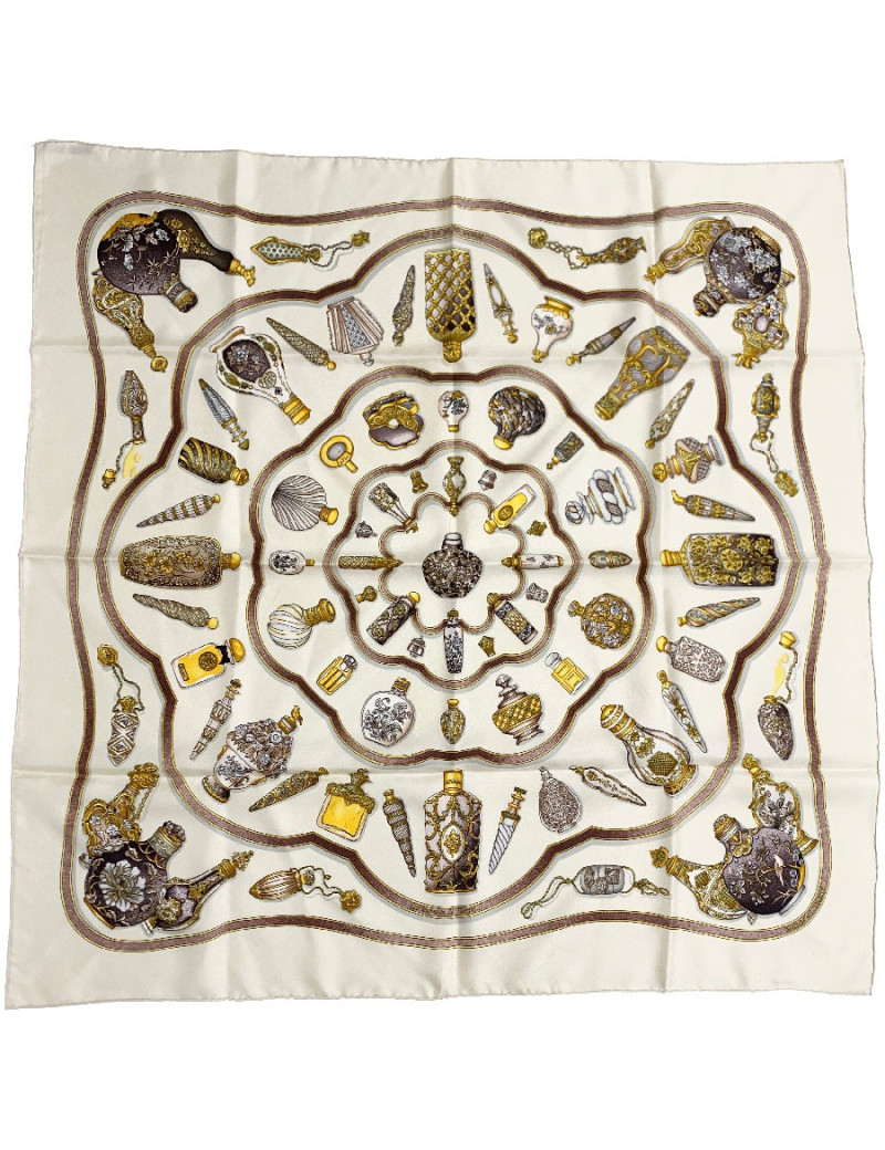 Carré 90 x 90 HERMES soie 100%