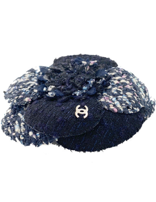Broche camélia CHANEL tweed bleu