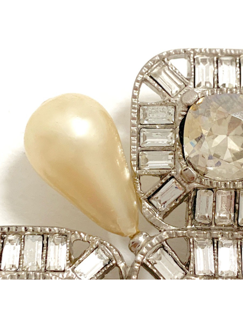 CHANEL pearls and Swarovski crystals brooch