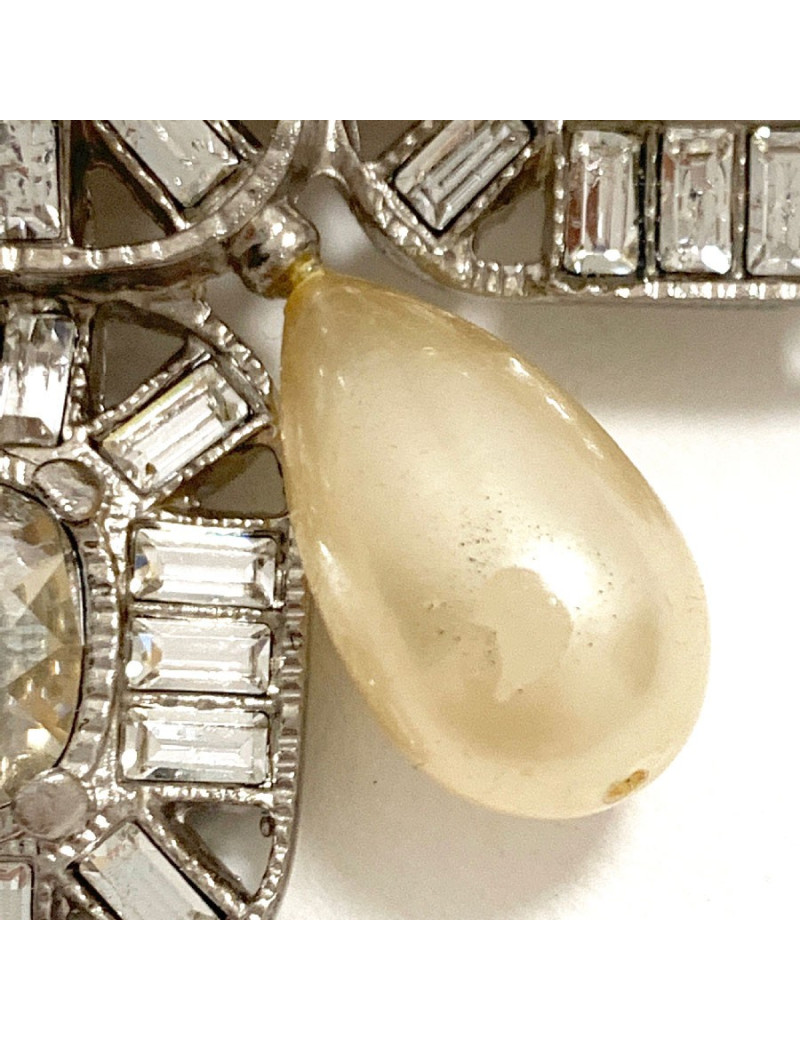 CHANEL pearls and Swarovski crystals brooch