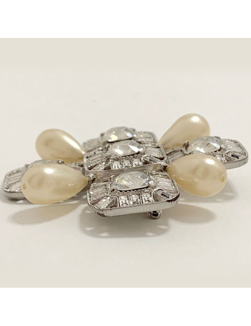 CHANEL pearls and Swarovski crystals brooch