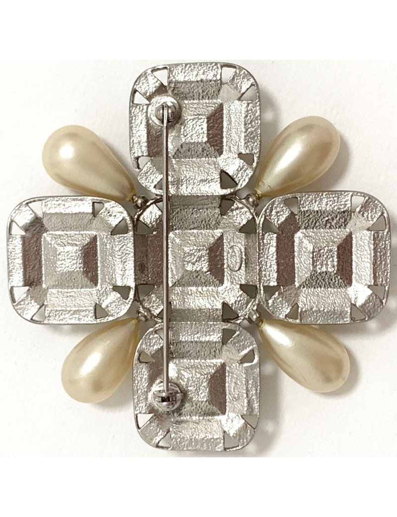 CHANEL pearls and Swarovski crystals brooch