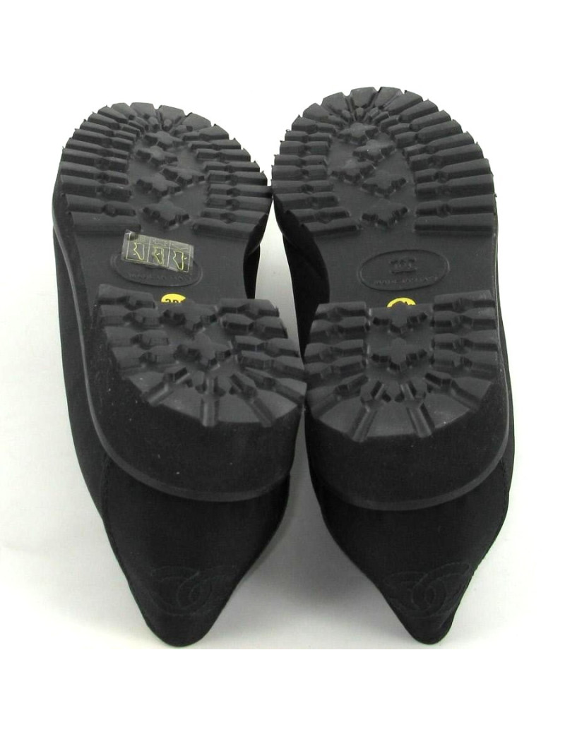 Mocassins CHANEL T 39.5 en toile satinée noire