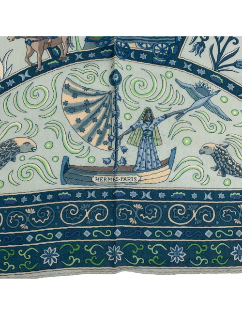 Châle HERMES 'Peuple du vent' en cachemire et soie bleue 