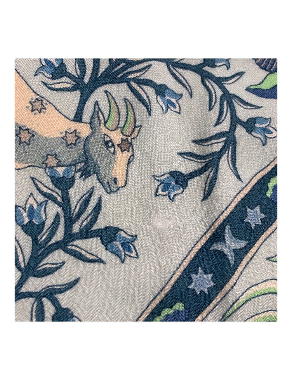 A NETTOYER Carré Hermes " Peuple du vent " 