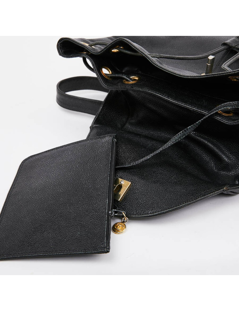 Sac à dos CHANEL cuir caviar noir Vintage