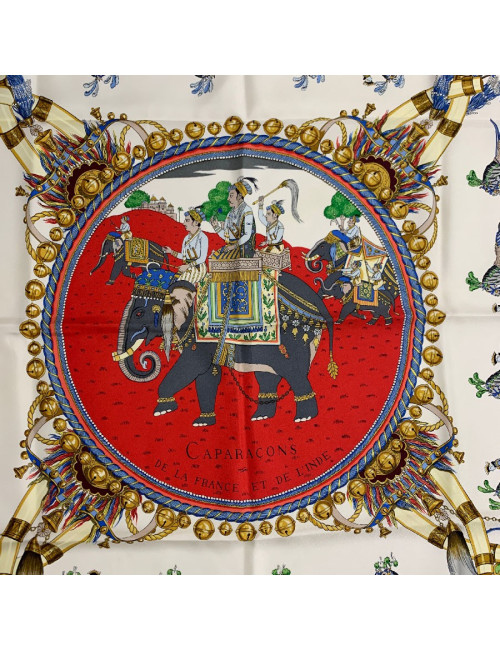 Carré HERMES "Caparaçons de la France et de l'Inde" soie 100 %