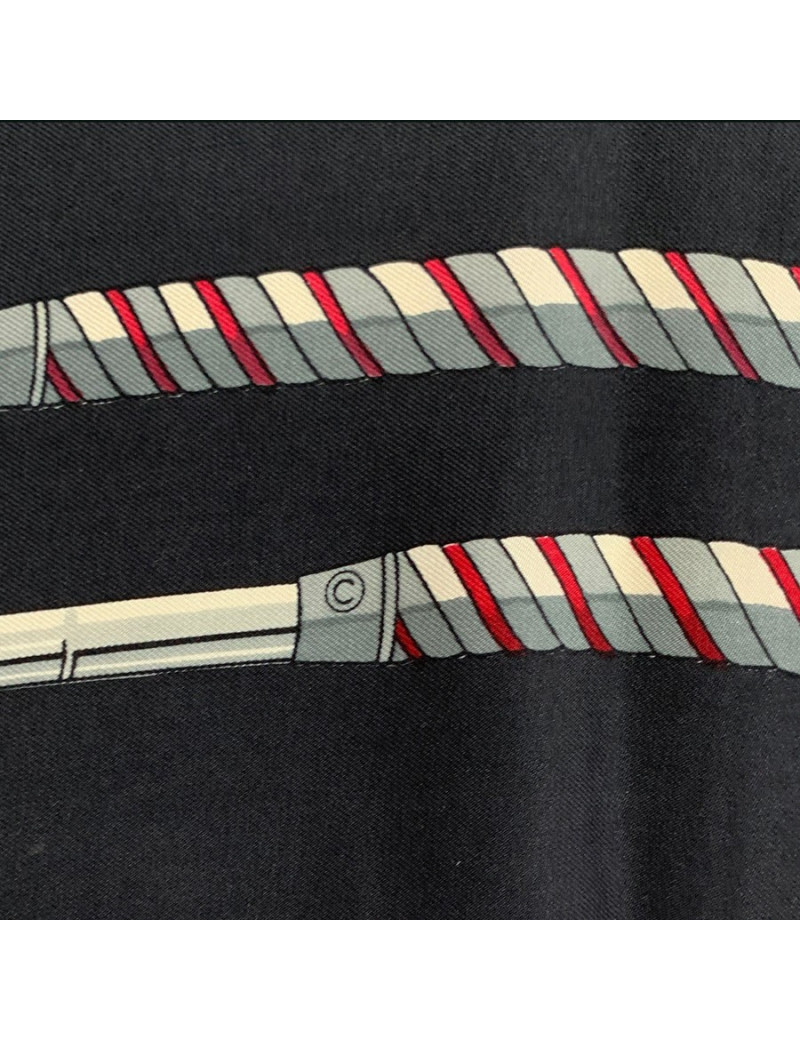 Carré HERMES rouge et noir "Canada Cup 1963" en soie