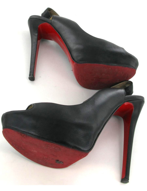 Escarpins CHRISTIAN LOUBOUTIN cuir noir T 39 