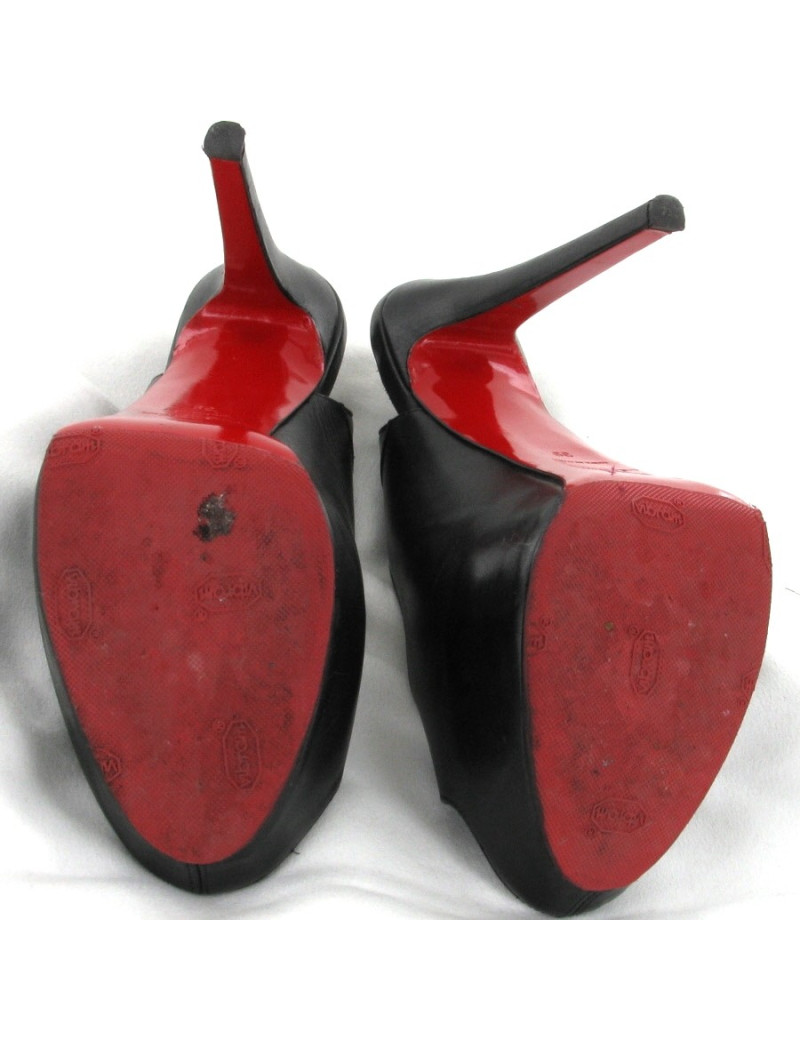 Escarpins CHRISTIAN LOUBOUTIN cuir noir T 39 