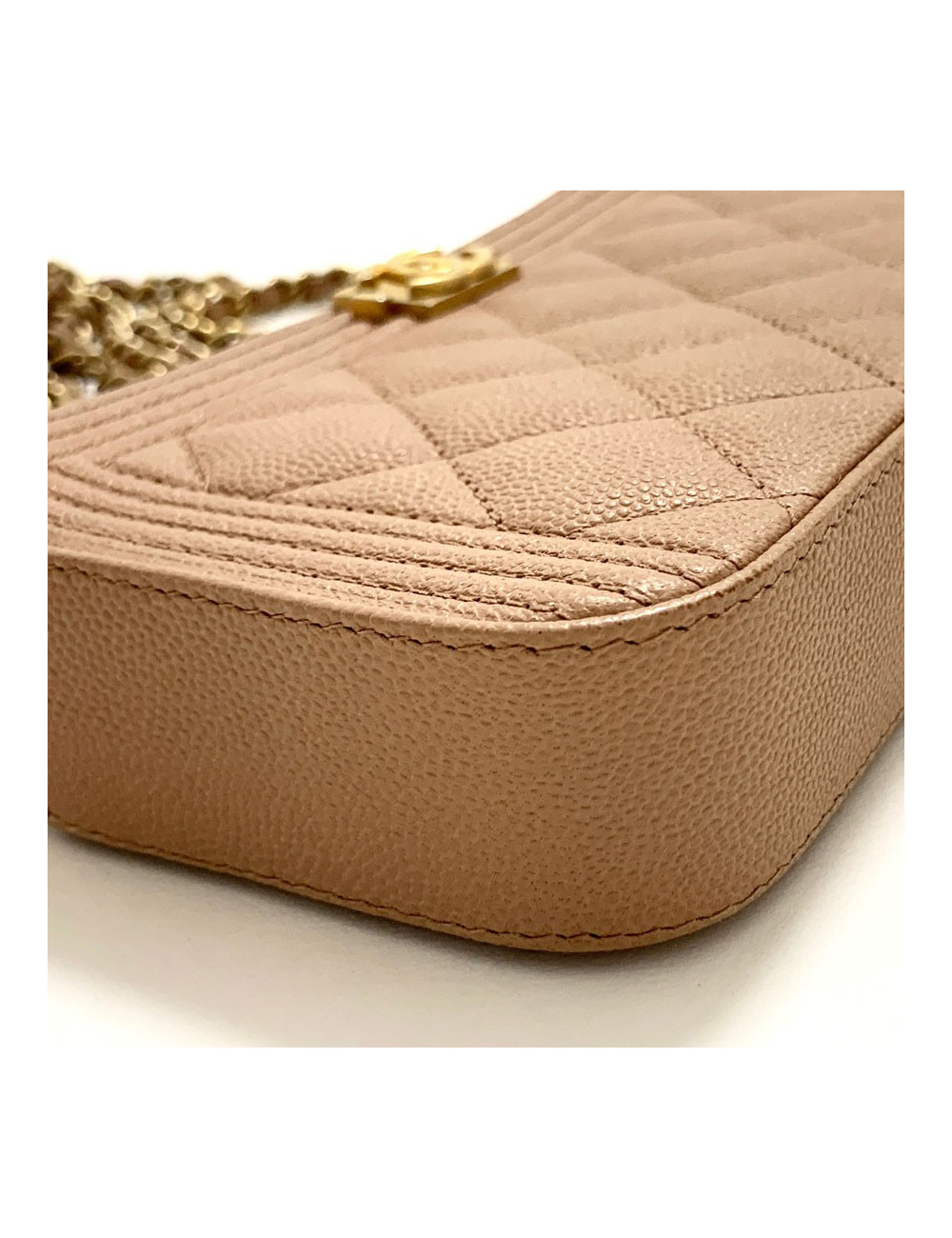 Mini Boy CHANEL bandoulière en cuir grainé rose