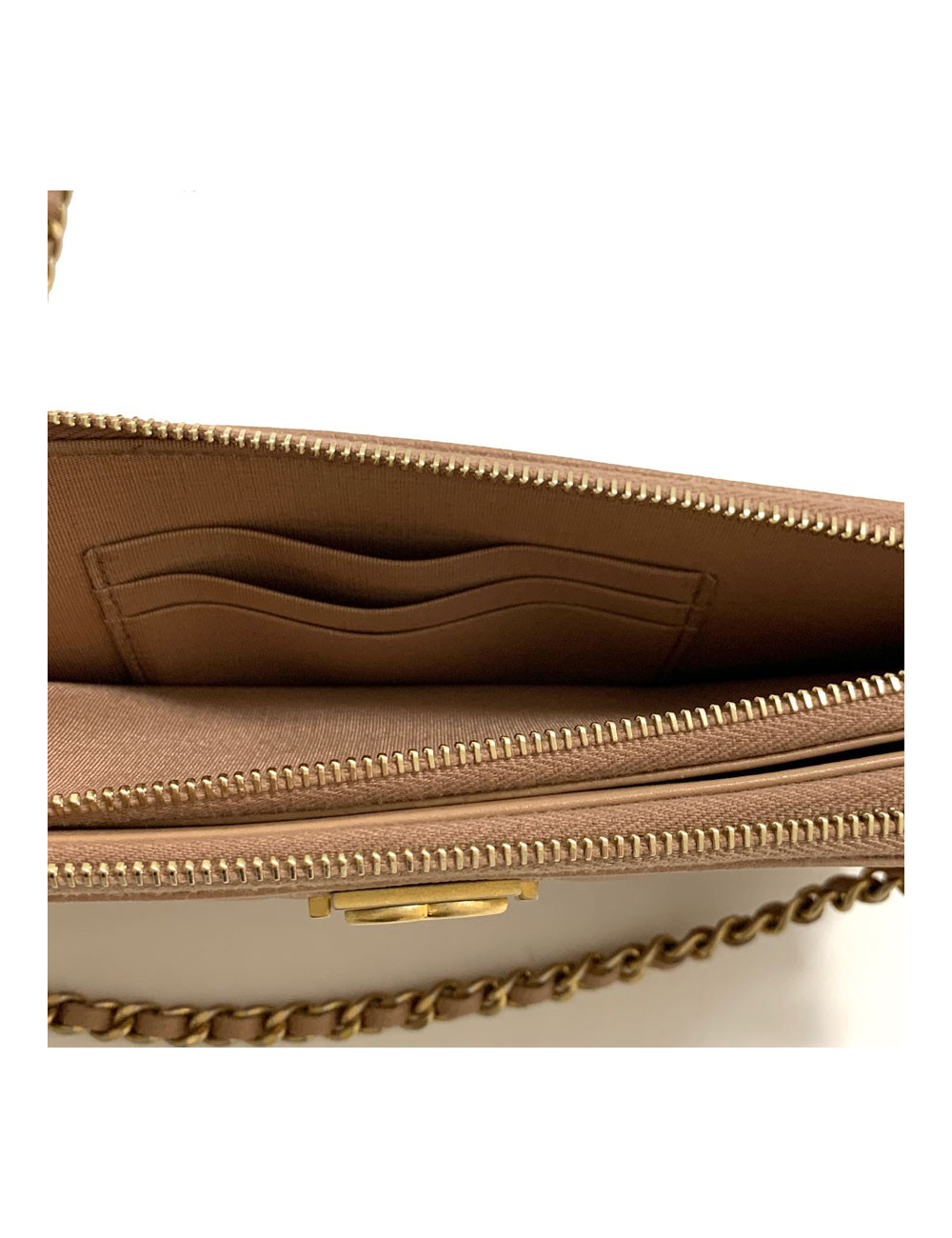 Mini Boy CHANEL bandoulière en cuir grainé rose