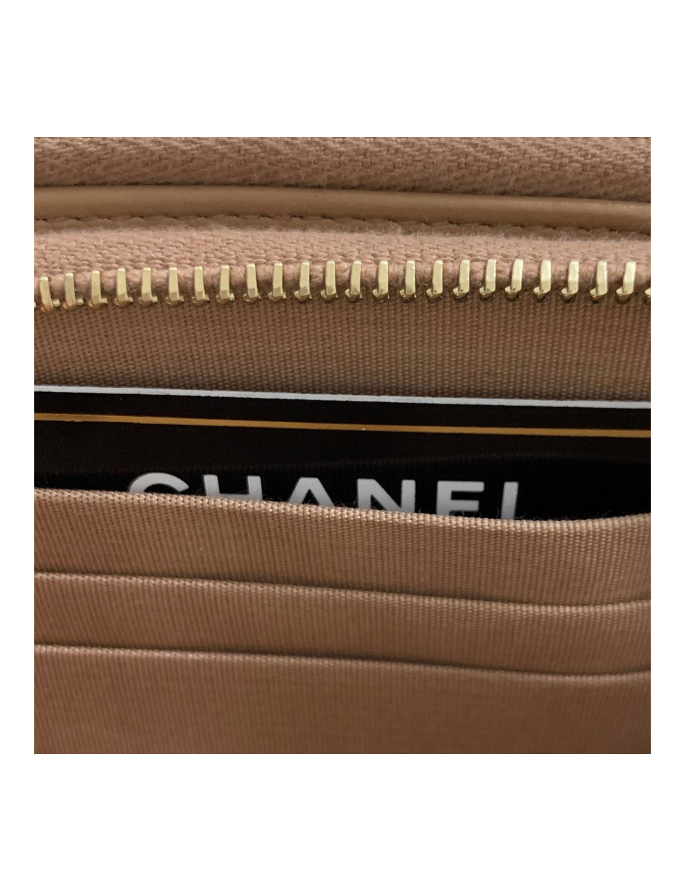 Mini Boy CHANEL bandoulière en cuir grainé rose