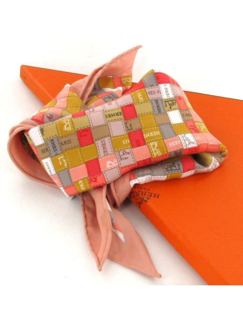 Petit carré BURBERRY carreaux 