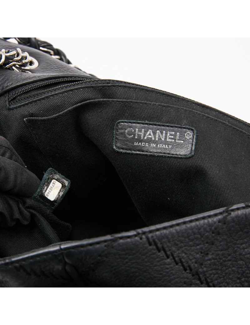 Sac CHANEL matelassé cuir noir