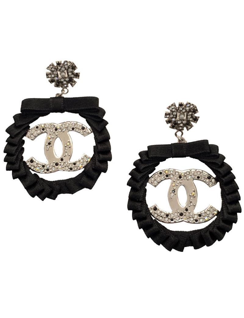 Boucles d'oreille clous CHANEL pendantes ruban noir