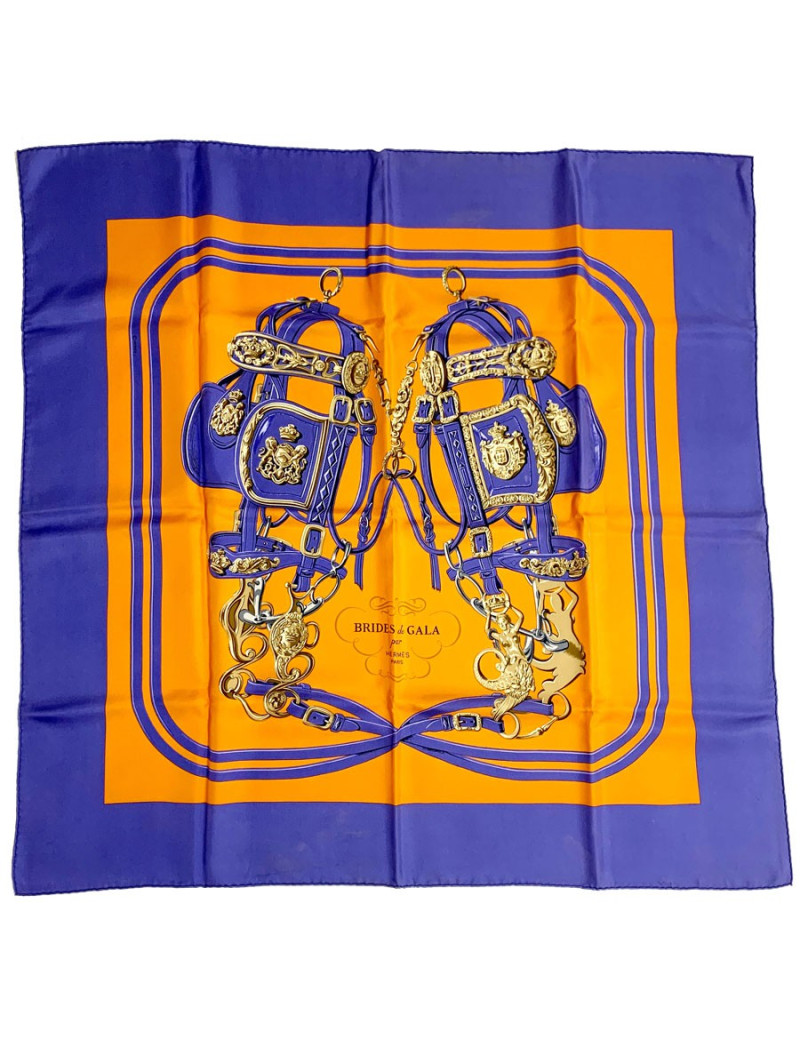 Carré HERMES Brides de Gala mauve en soie