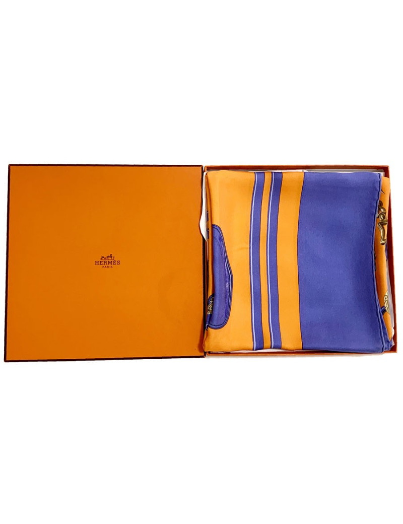 Carré HERMES Brides de Gala mauve en soie