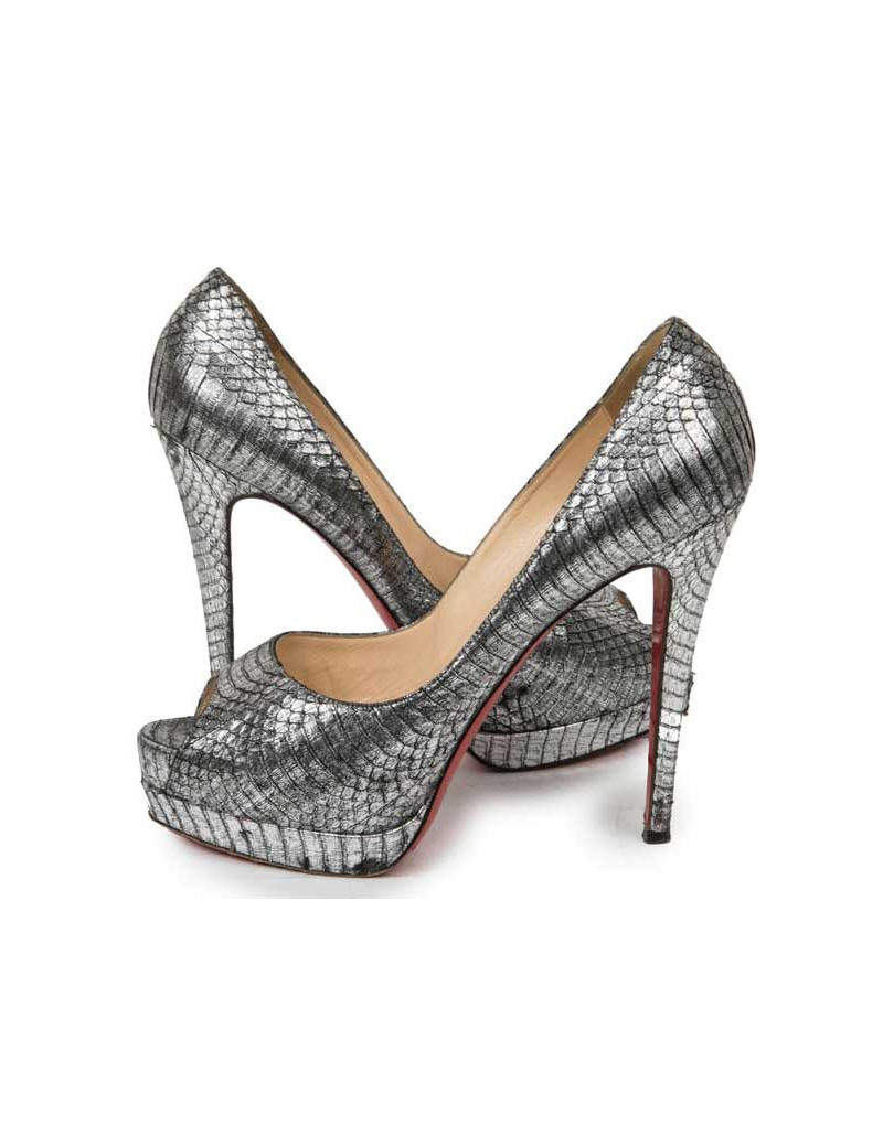 Sandales  T 39.5 CHRISTIAN LOUBOUTIN en python argent