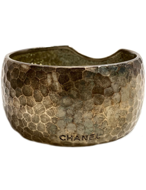 Manchette CHANEL métal doré mat martelé
