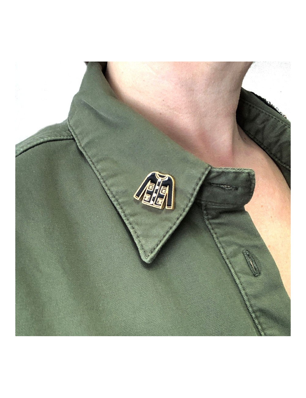 Pin's CHANEL VESTE