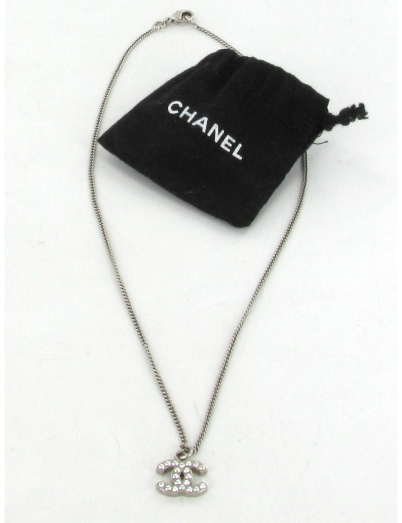 Collier CHANEL chaîne argent CC strass