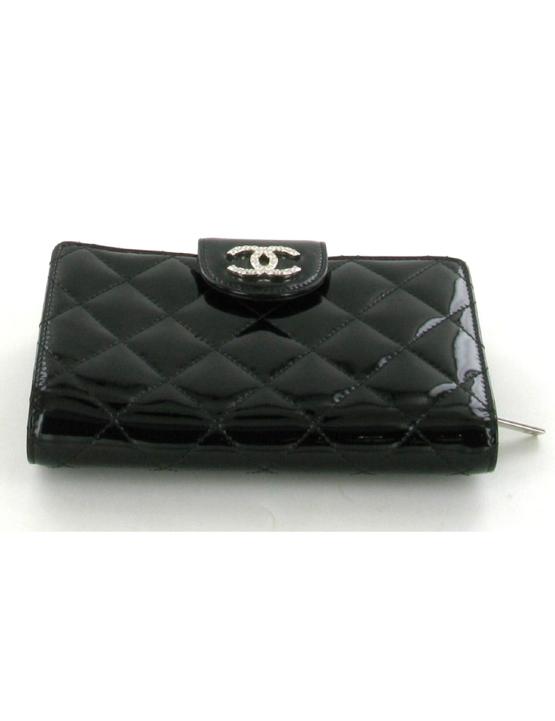 Portefeuille CHANEL matelassé cuir veau noir verni 