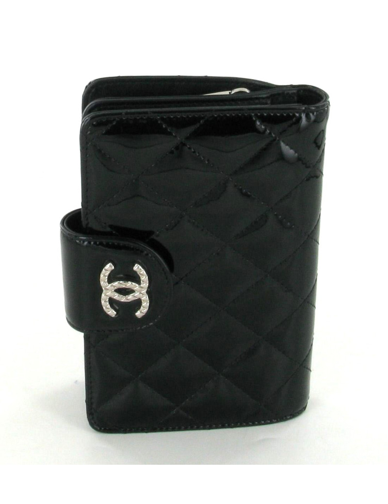 Portefeuille CHANEL matelassé cuir veau noir verni 