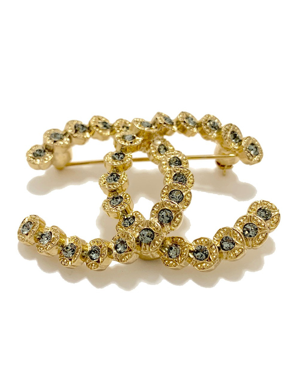 Broche CC CHANEL strass gris