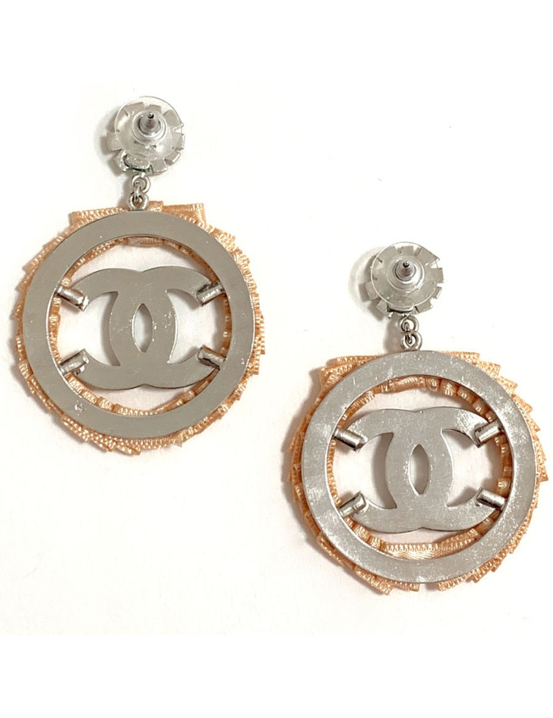 Boucles d'oreille clous CHANEL pendantes ruban rose