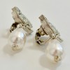 Clips pendants CHANEL perles nacrées