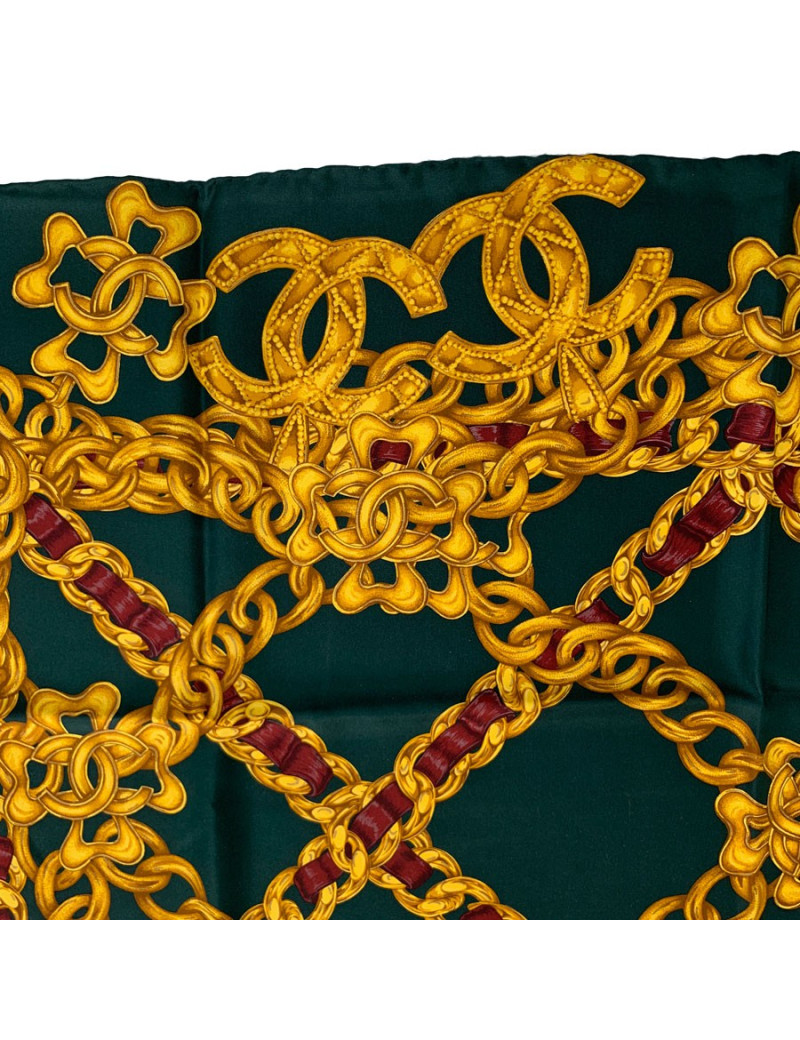 Carré CHANEL imprimé chaînes dorées en soie vert foncé 