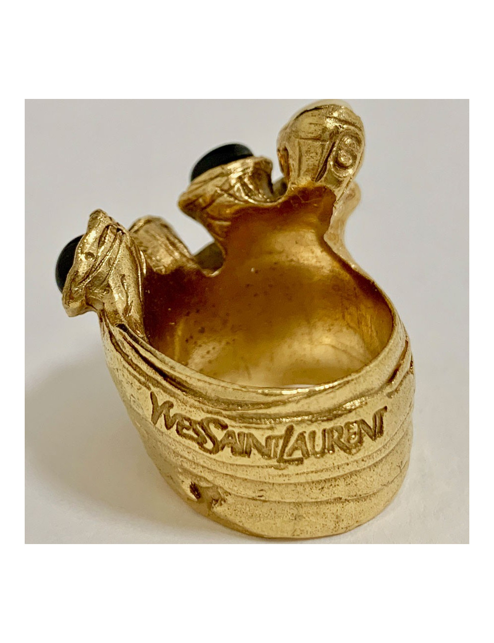 Bague beige et noir YSL SAINT LAURENT par Stefano Pilati