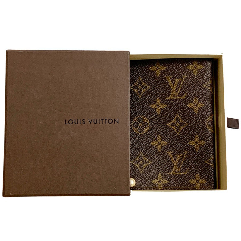 Porte-passeport LOUIS VUITTON pour des voyages en toute tranquillité!