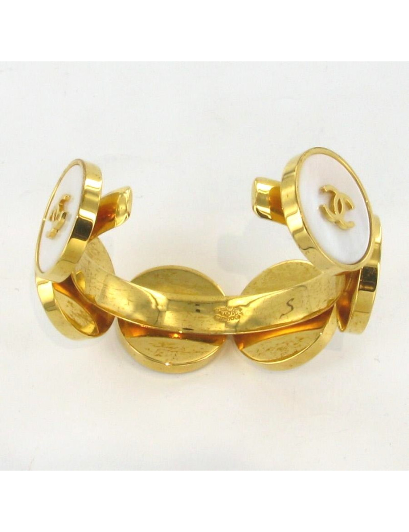 Bracelet CHANEL rigide or et nacre blanche